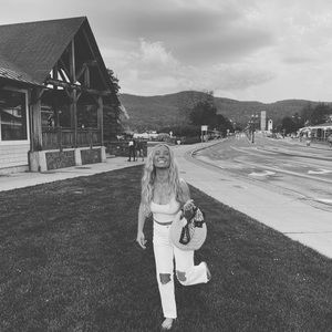 Meet your Posher, Olivia